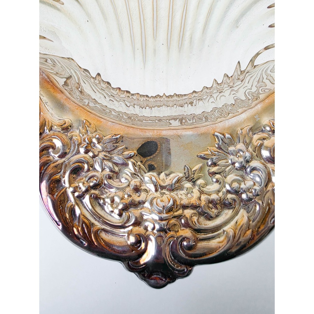 Oneida Silver Plated Scalloped Shell Serving Dish Floral Embossed Tray Vintage - Picture 3 of 8